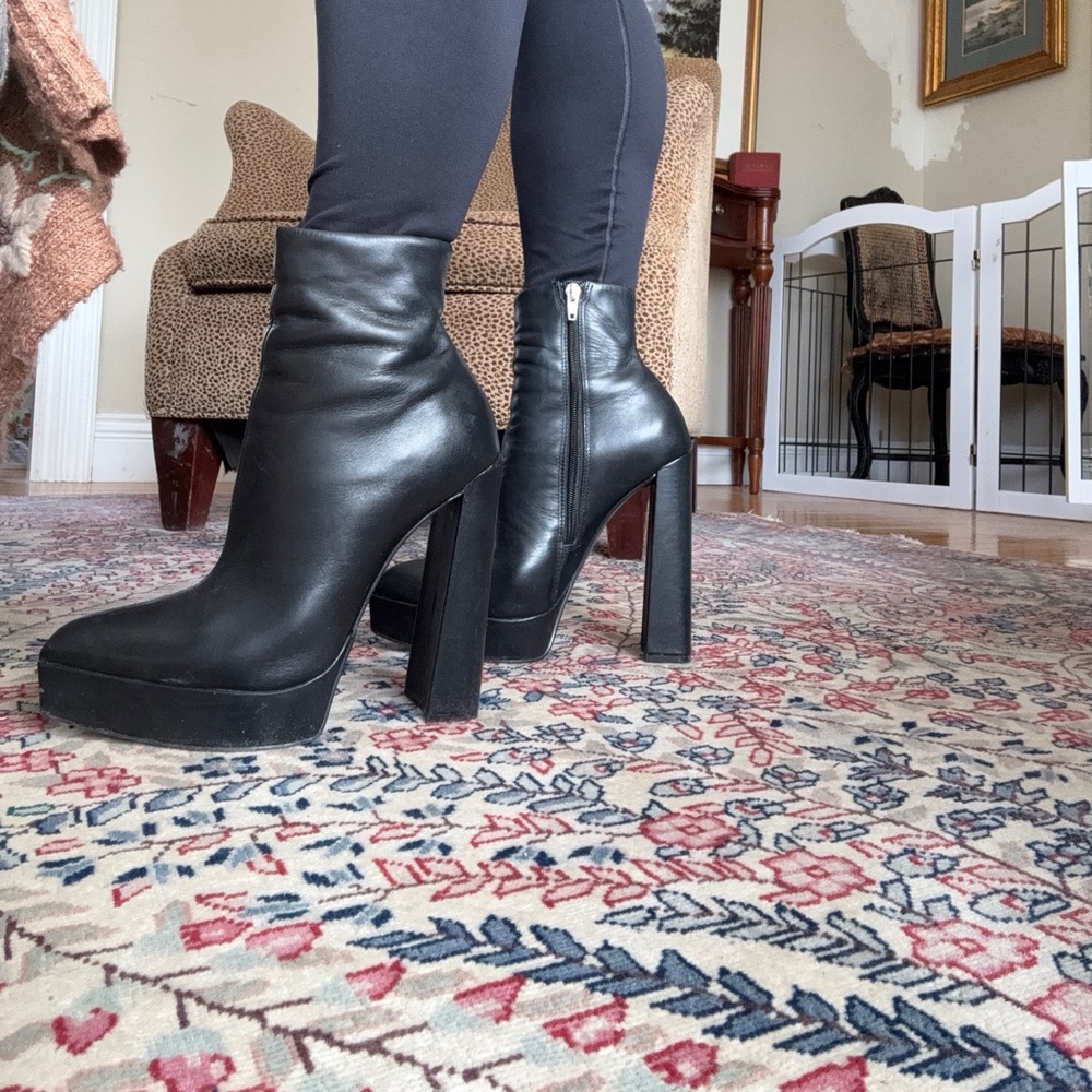 Steve Madden Black Leather Ankle Boot heels - Picture 12 of 13